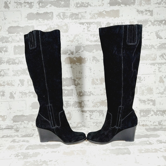 NEW Sole Society Deannah Black Suede Leather Slip On Wedge Heeled Boots I401 - Picture 7 of 12